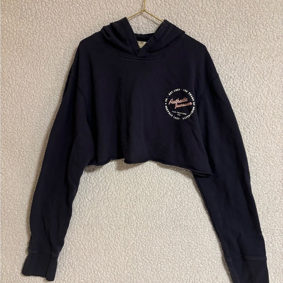 Levis Cropped Hoodie - Picture 4 of 16